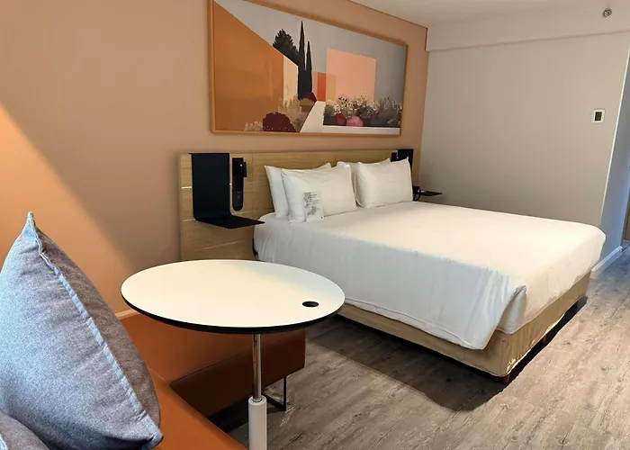 Novotel Santa Fe 4*